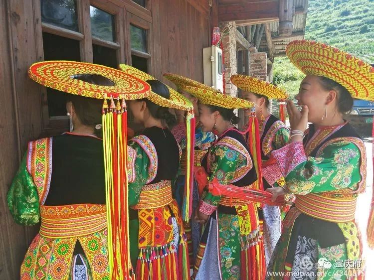 花瑶花黑米亲润亮肤面膜_花瑶花怎么产地是广州_花瑶婚俗