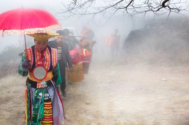 花瑶花黑米亲润亮肤面膜_花瑶花怎么产地是广州_花瑶婚俗