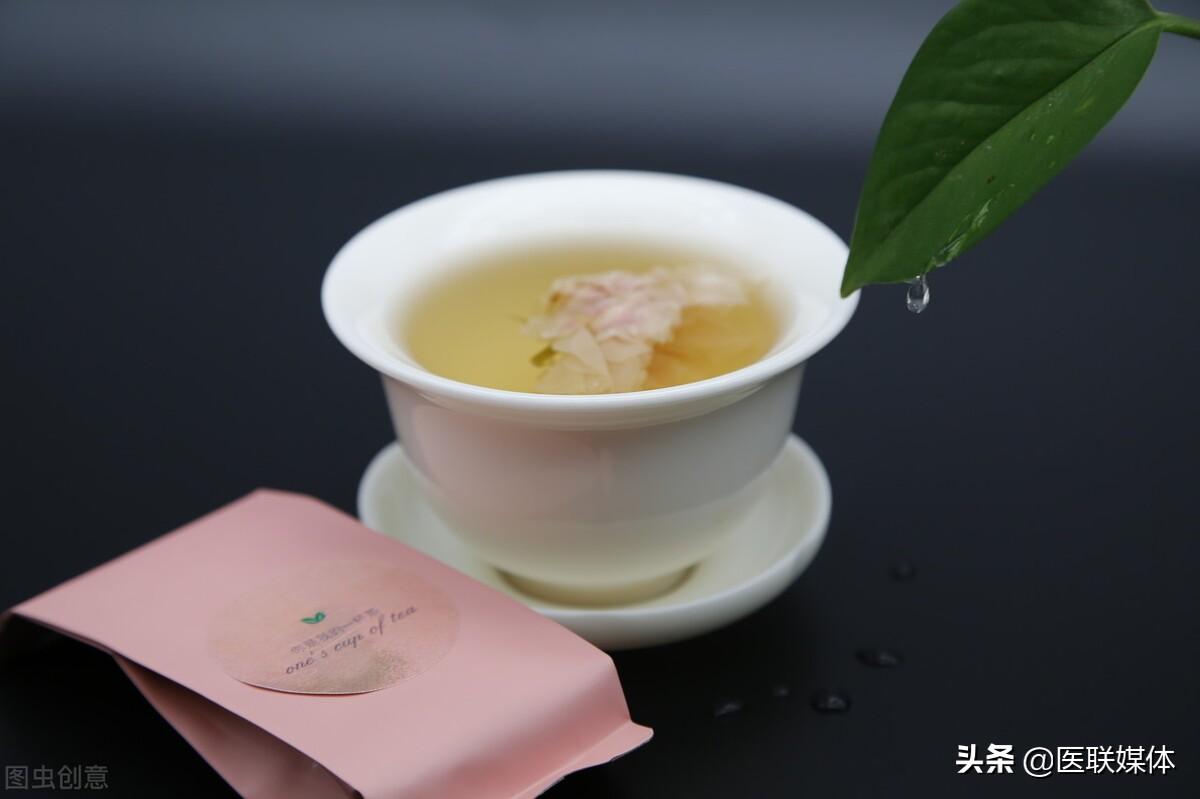 喝酒后多久喝茶_喝茶与喝酒喝饮料的韵味区别_吃中药能喝茶喝酒吗