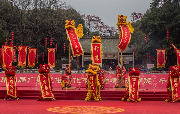 中国民间皮影艺术和陕西皮影_利川民间墓碑石雕艺术_佛山民间艺术